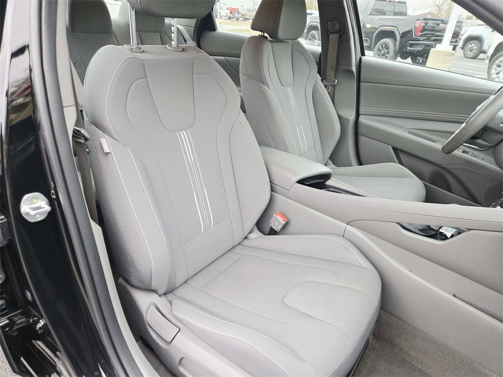 Used 2023 Hyundai Elantra SEL w/ Convenience Package image 15