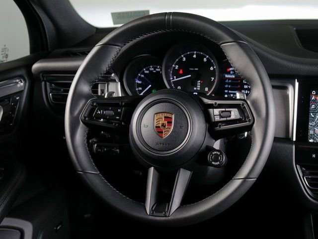 Certified 2026 Porsche Macan AWD/4WD image 15