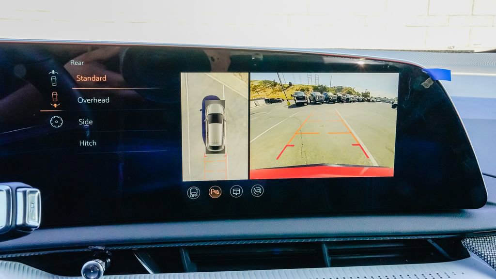 Used 2025 Cadillac Optiq Luxury 1 AWD/4WD image 21