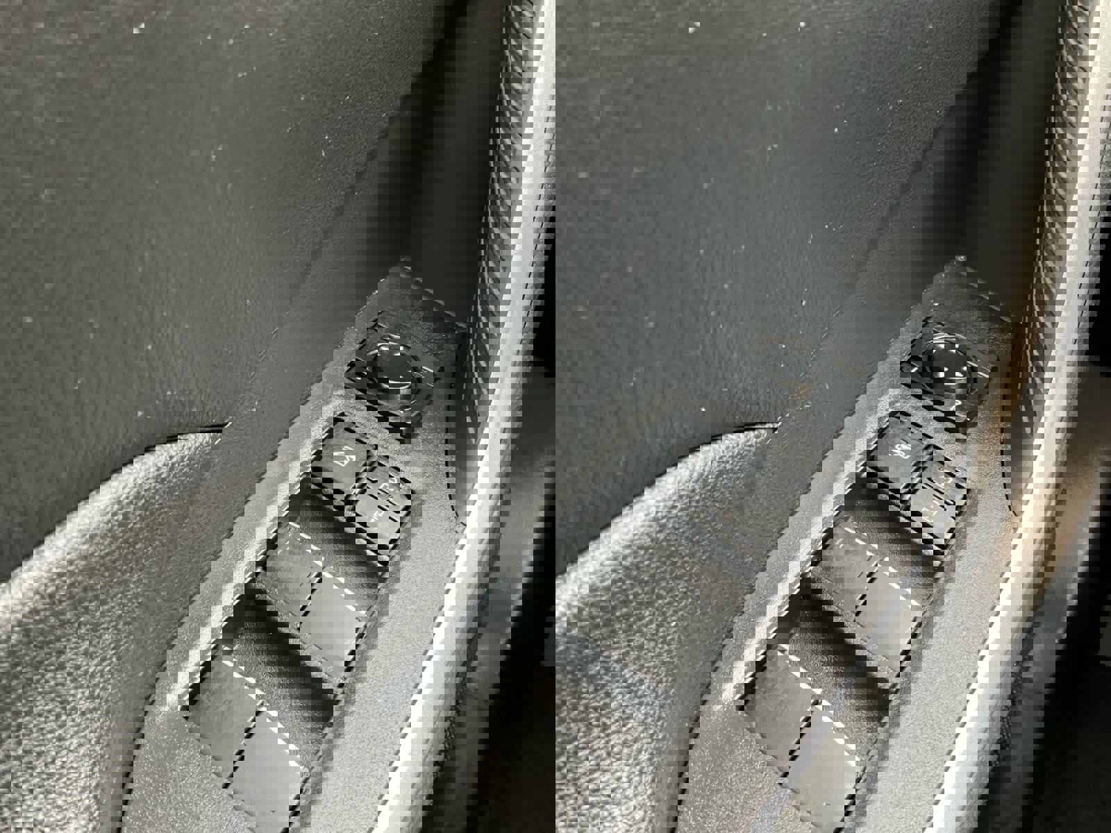 Used 2021 Toyota RAV4 XLE Premium image 25