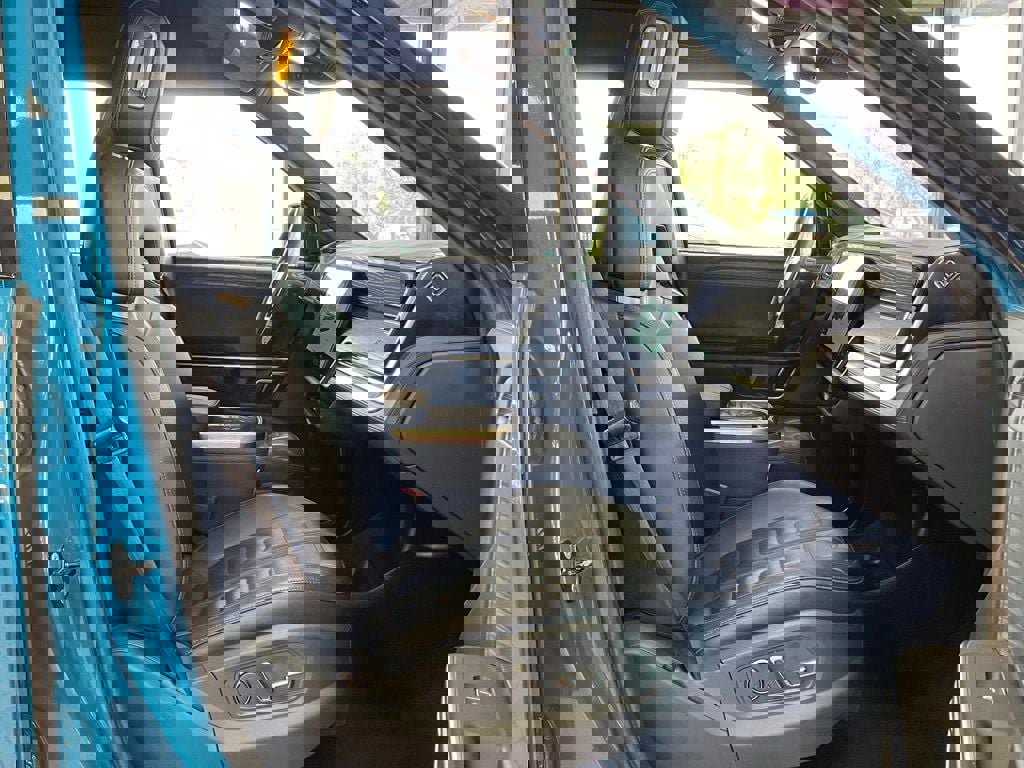 Used 2022 Rivian R1T Adventure image 27