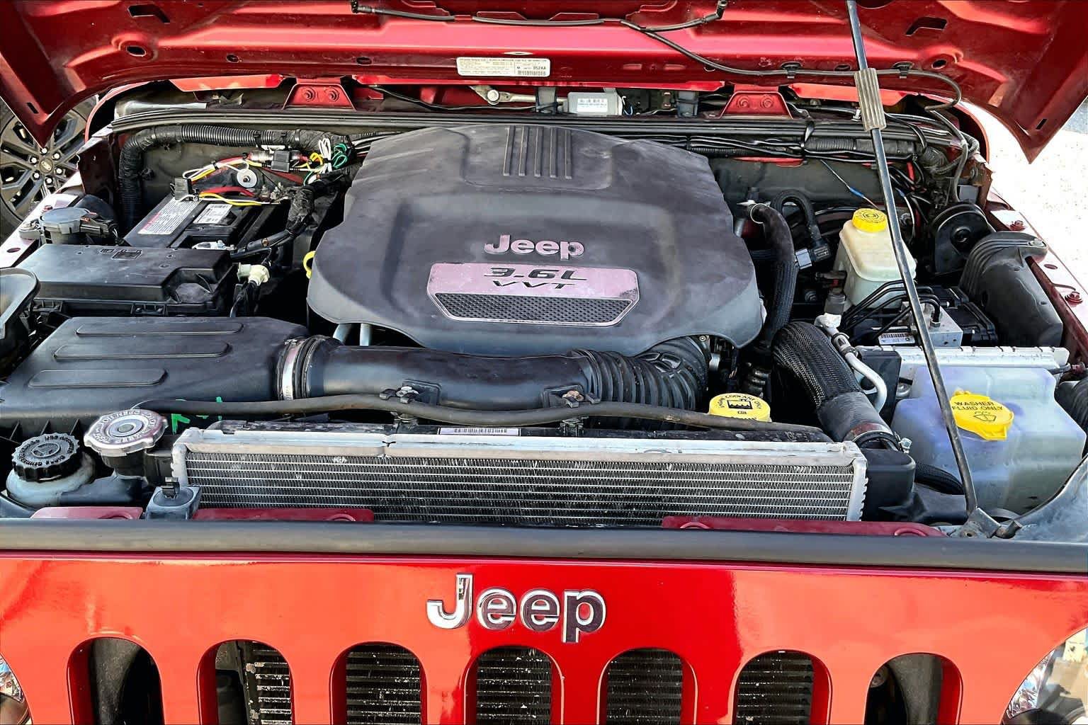 Used 2013 Jeep Wrangler Sport w/ Connectivity Group AWD/4WD image 32