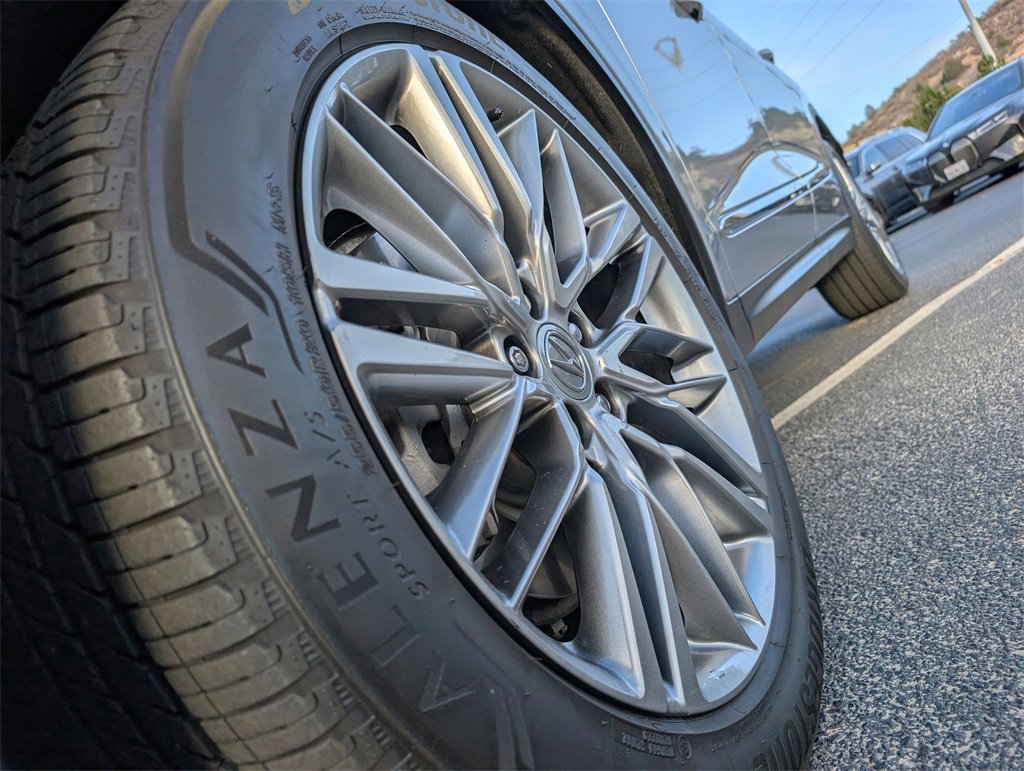 Used 2023 Acura MDX SH-AWD w/ Advance Package image 9