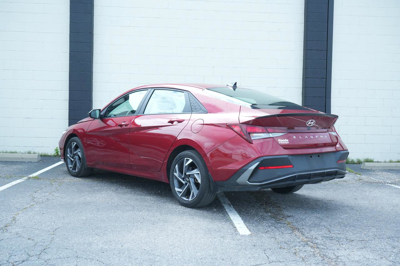 Used 2025 Hyundai Elantra Sport FWD image 5