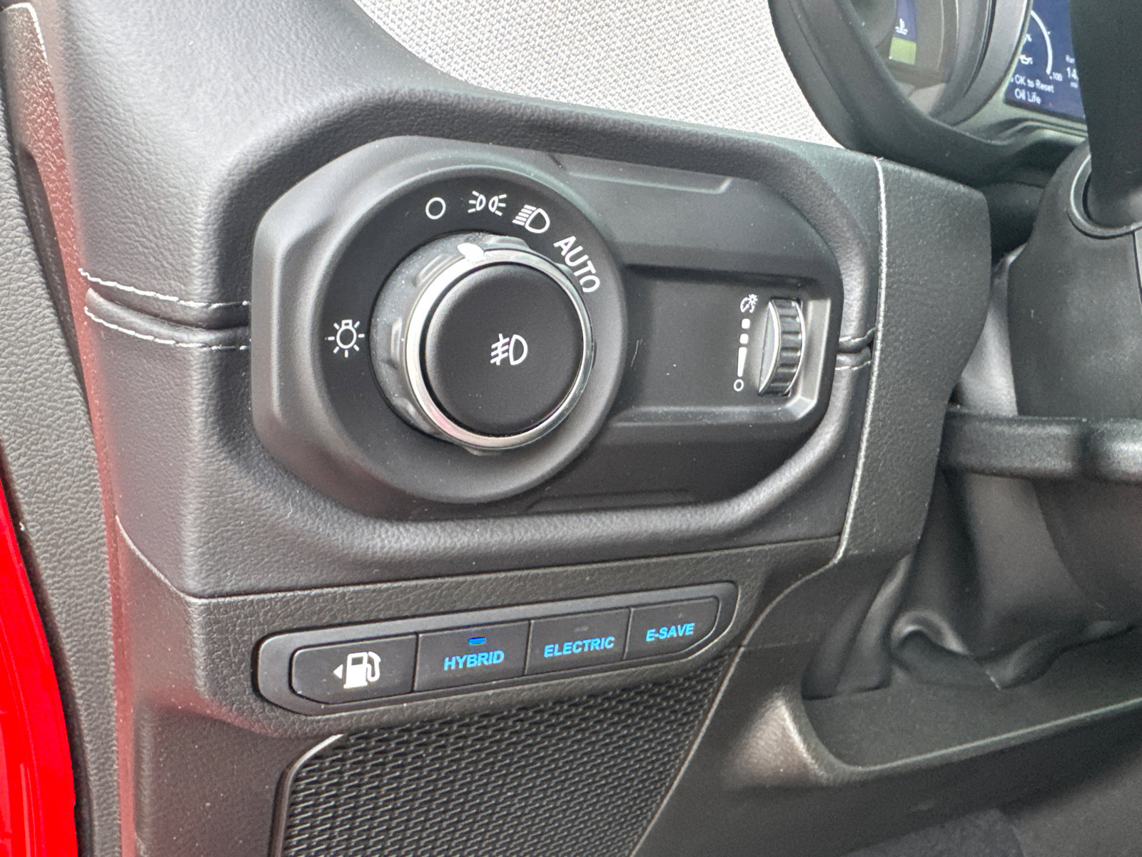 Used 2025 Jeep Wrangler Sahara image 33