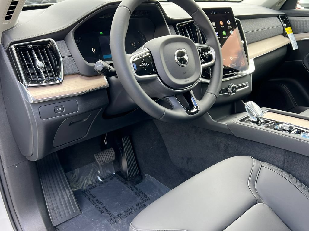 New 2026 Volvo XC90 B6 Plus w/ Protection Package Premier AWD/4WD image 18