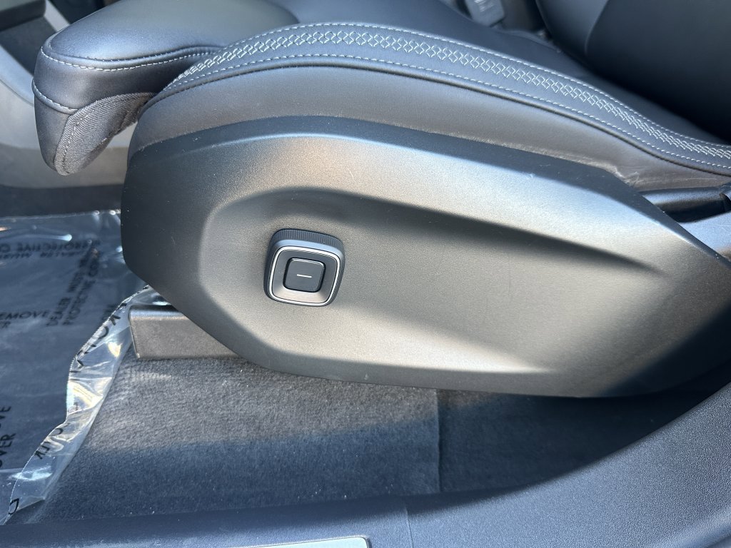 Used 2025 Volvo EX90 Plus AWD/4WD image 28