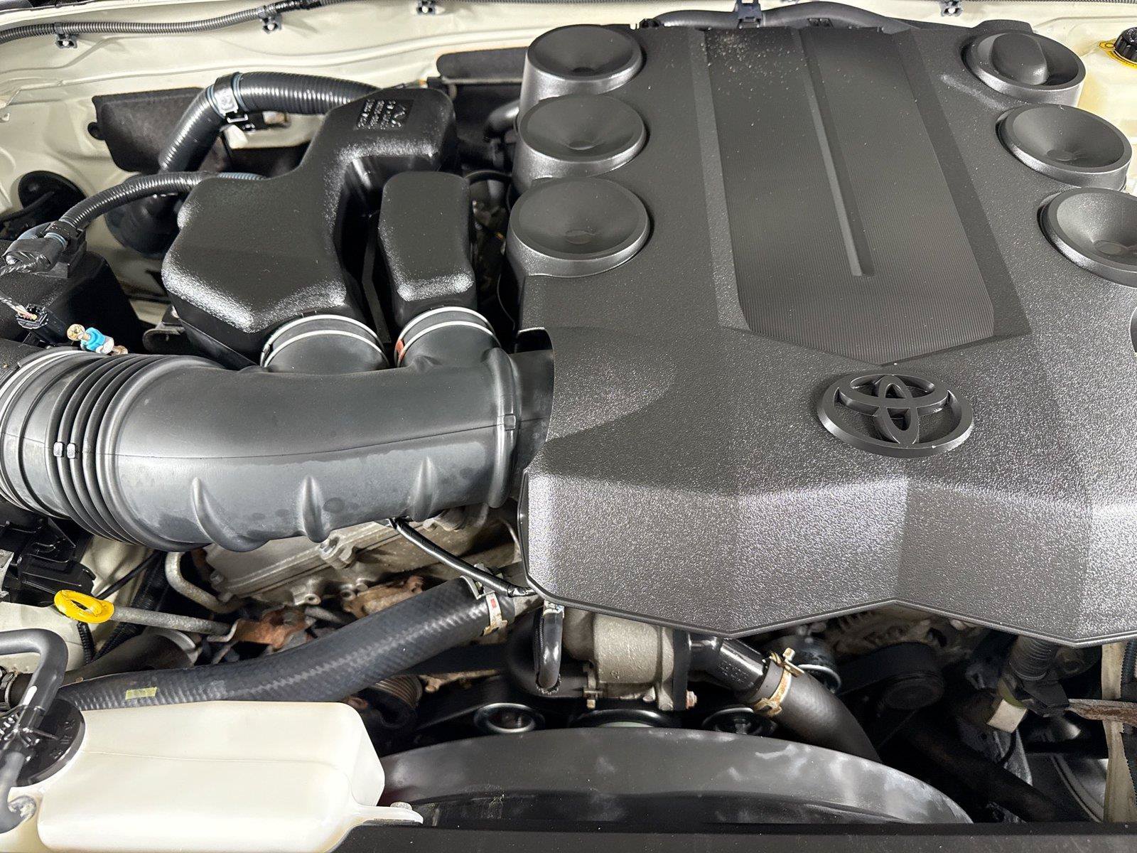 Used 2012 Toyota FJ Cruiser 4WD w/ Upgrade Pkg image 36