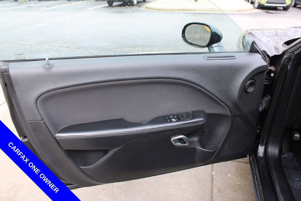 Used 2019 Dodge Challenger SXT image 17