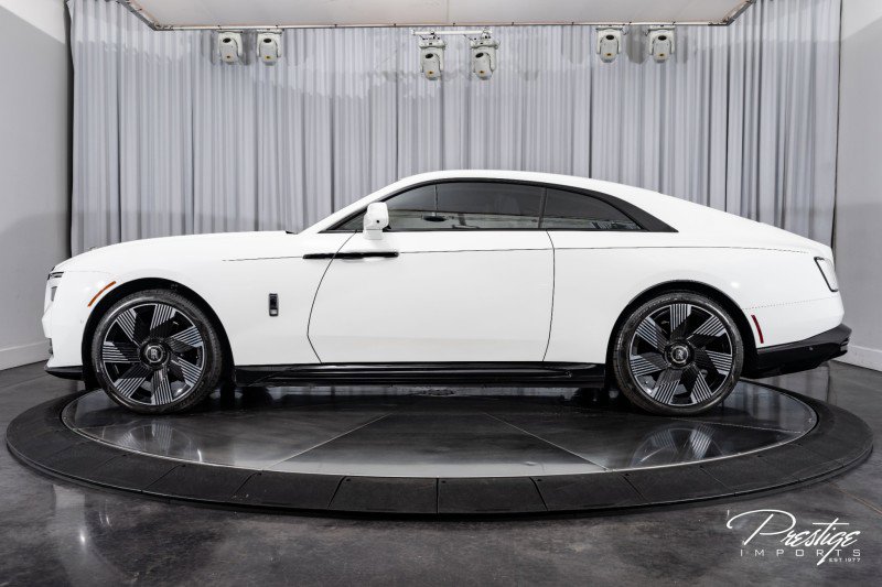Used 2024 Rolls-Royce Spectre w/ Spectre Launch Package image 10