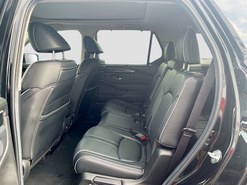 Used 2025 Honda Pilot Elite image 25