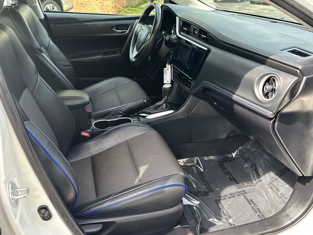 Used 2018 Toyota Corolla SE image 8