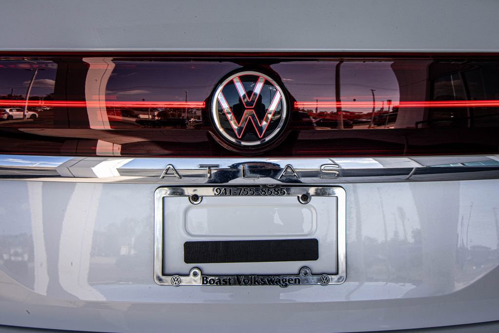 Used 2024 Volkswagen Atlas SEL Premium R-Line image 20