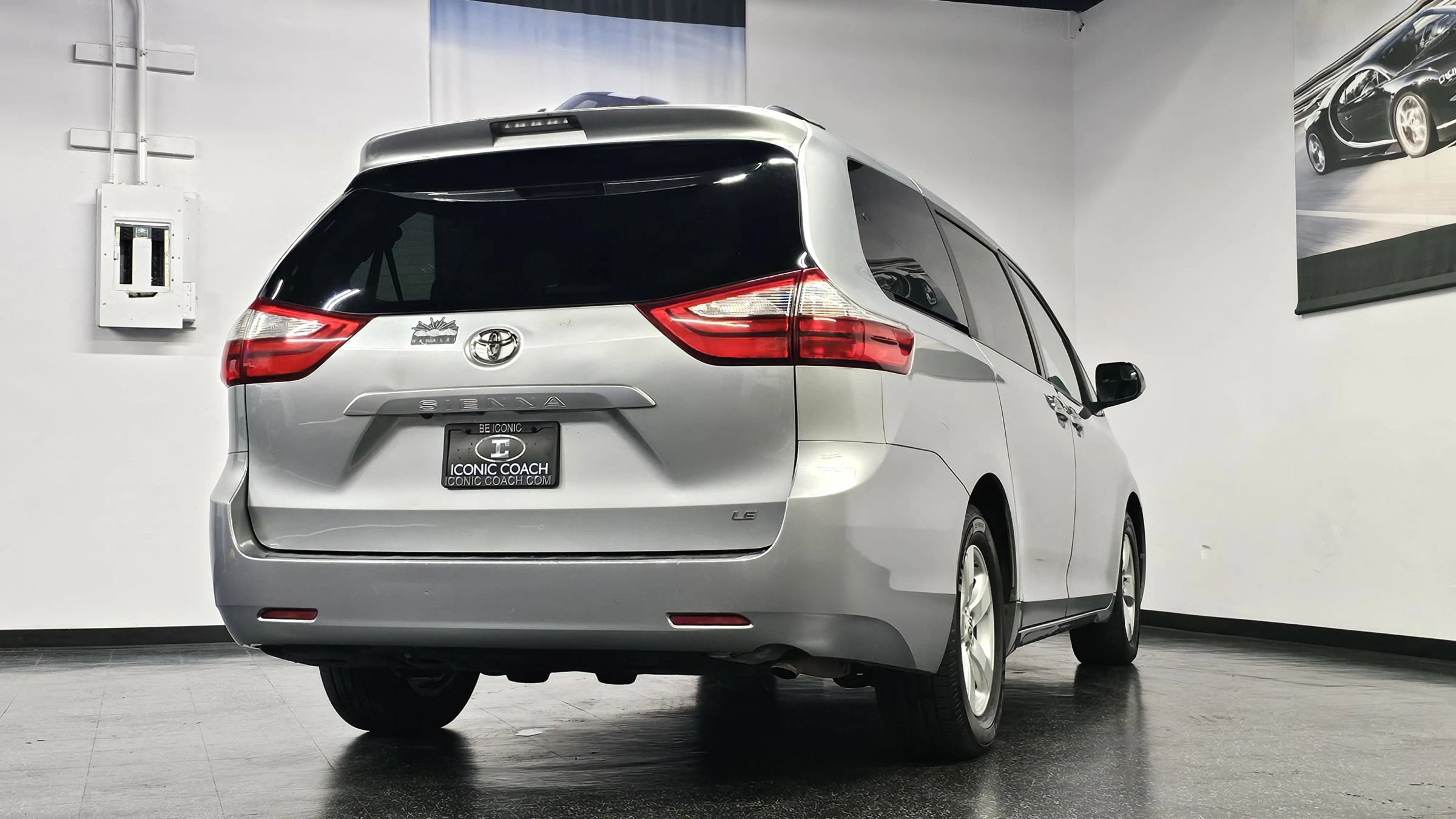 Used 2016 Toyota Sienna LE FWD image 22