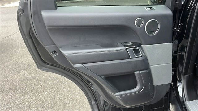 Used 2018 Land Rover Range Rover Sport HSE image 19