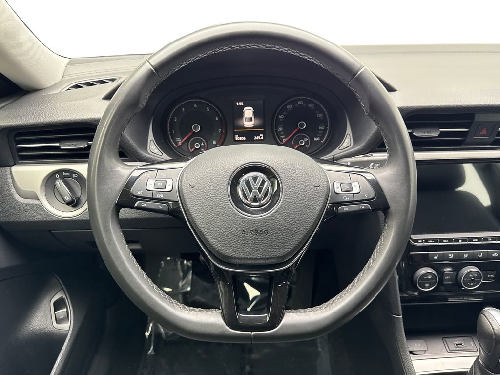 Used 2022 Volkswagen Passat 2.0T SE FWD image 54
