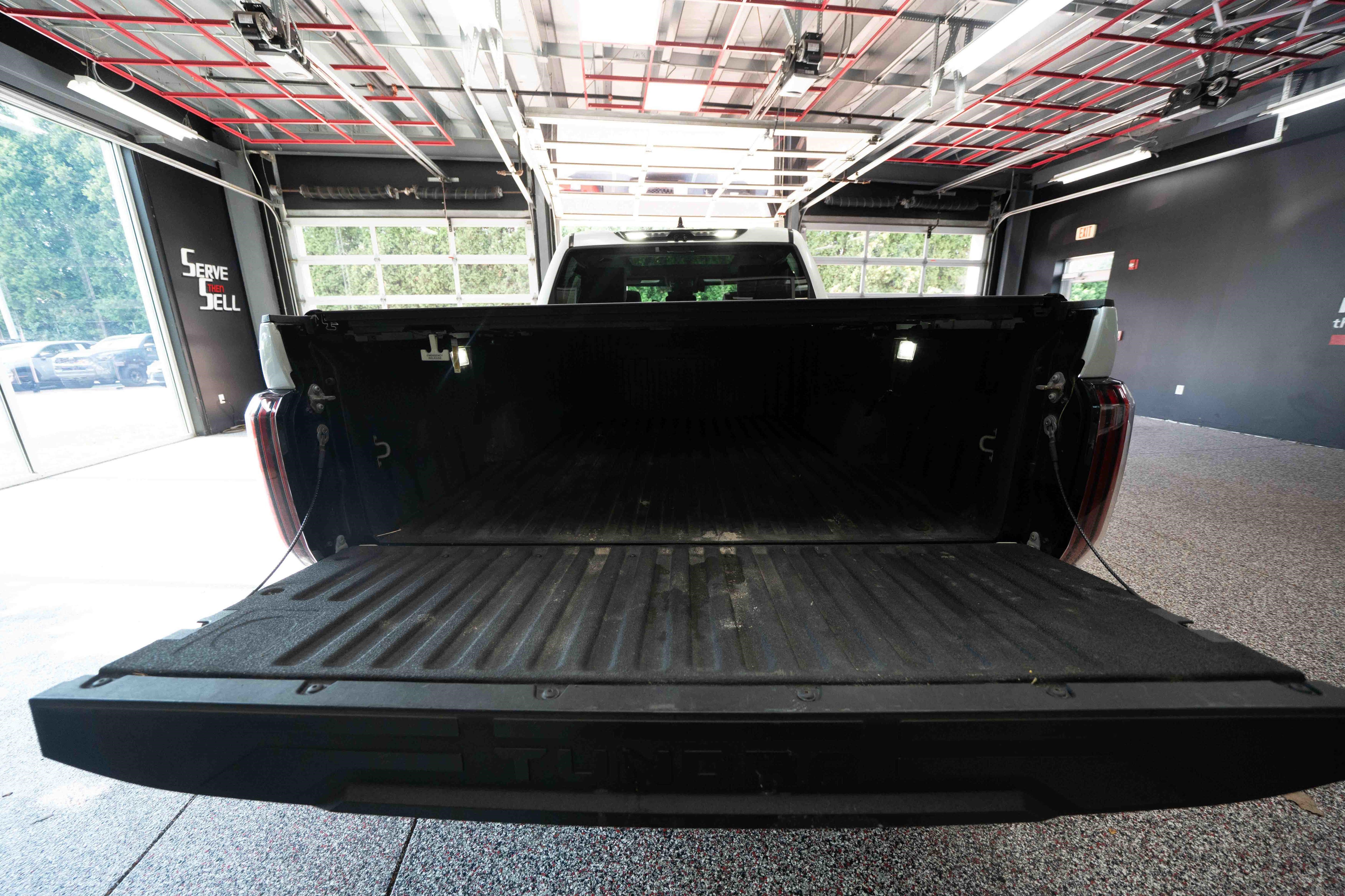 Used 2022 Toyota Tundra Platinum w/ Advanced Package AWD/4WD image 28