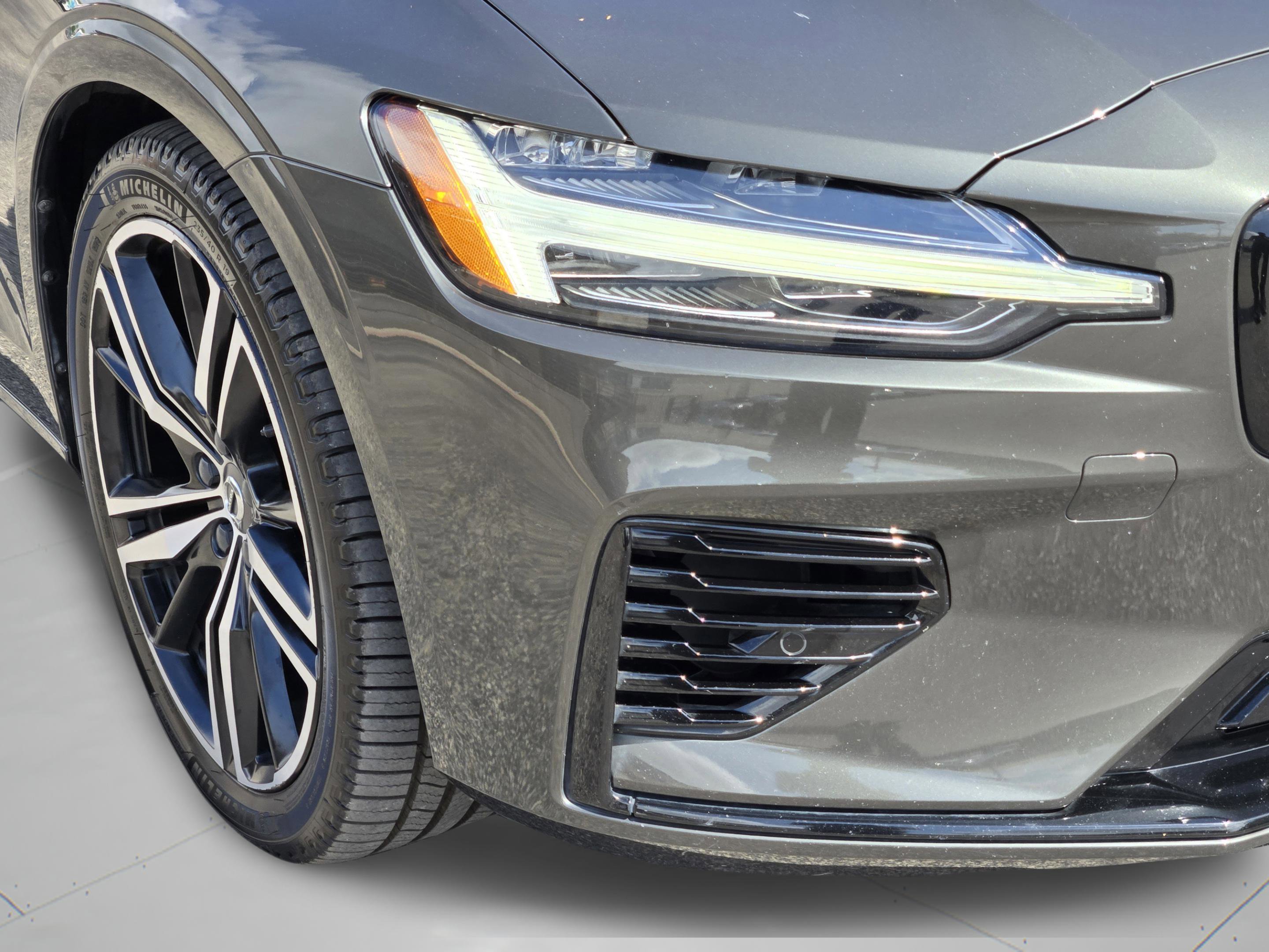 Used 2022 Volvo S60 T8 R-Design Expression w/ Premium Package image 33