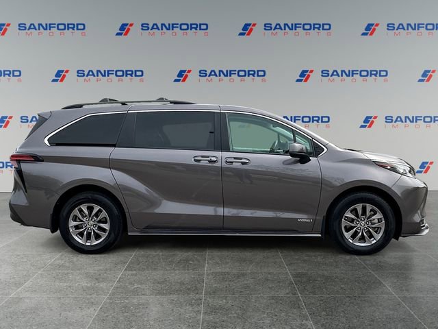 Used 2021 Toyota Sienna LE image 6