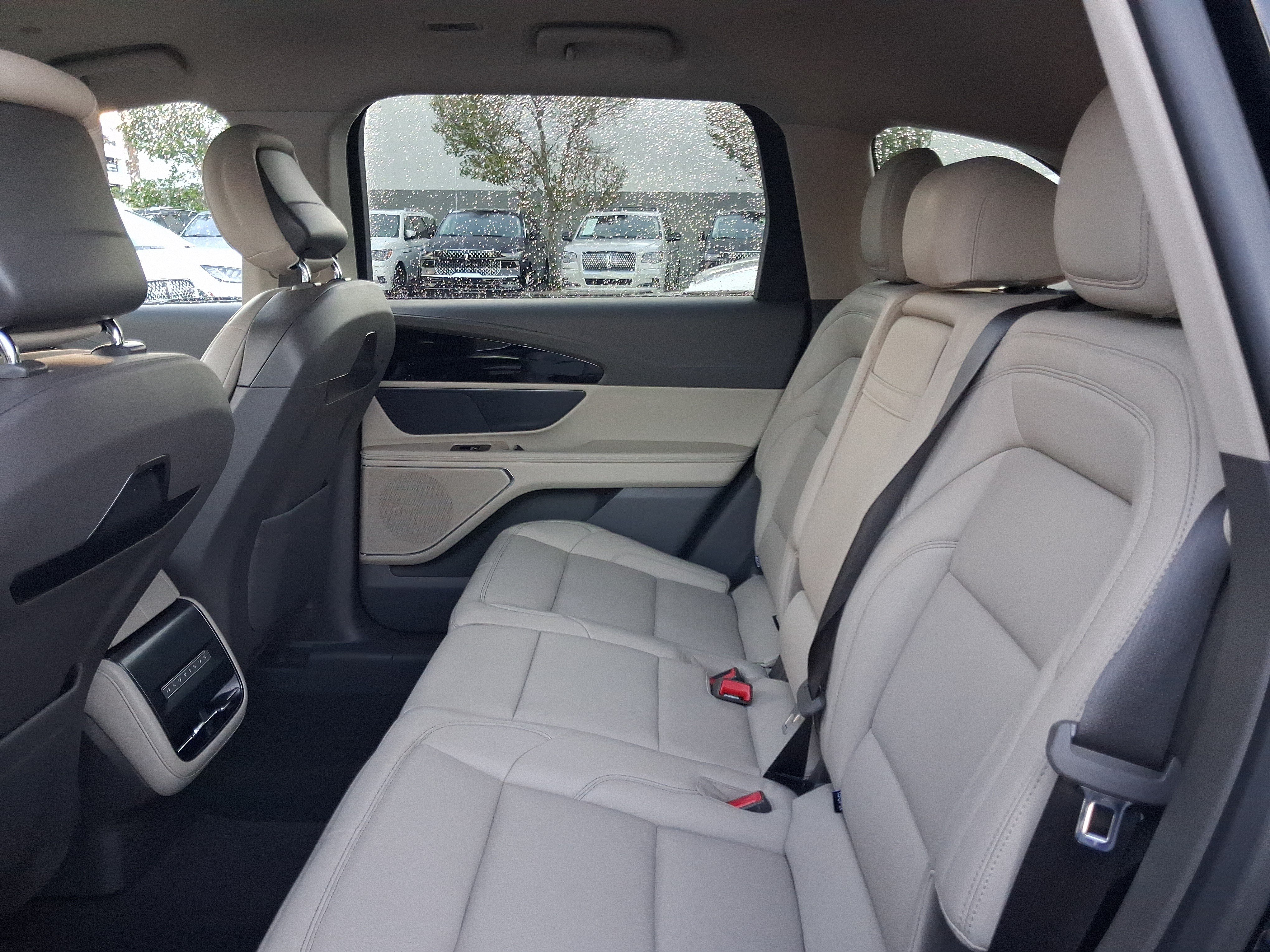 Certified 2025 Lincoln Nautilus Premier AWD/4WD image 6