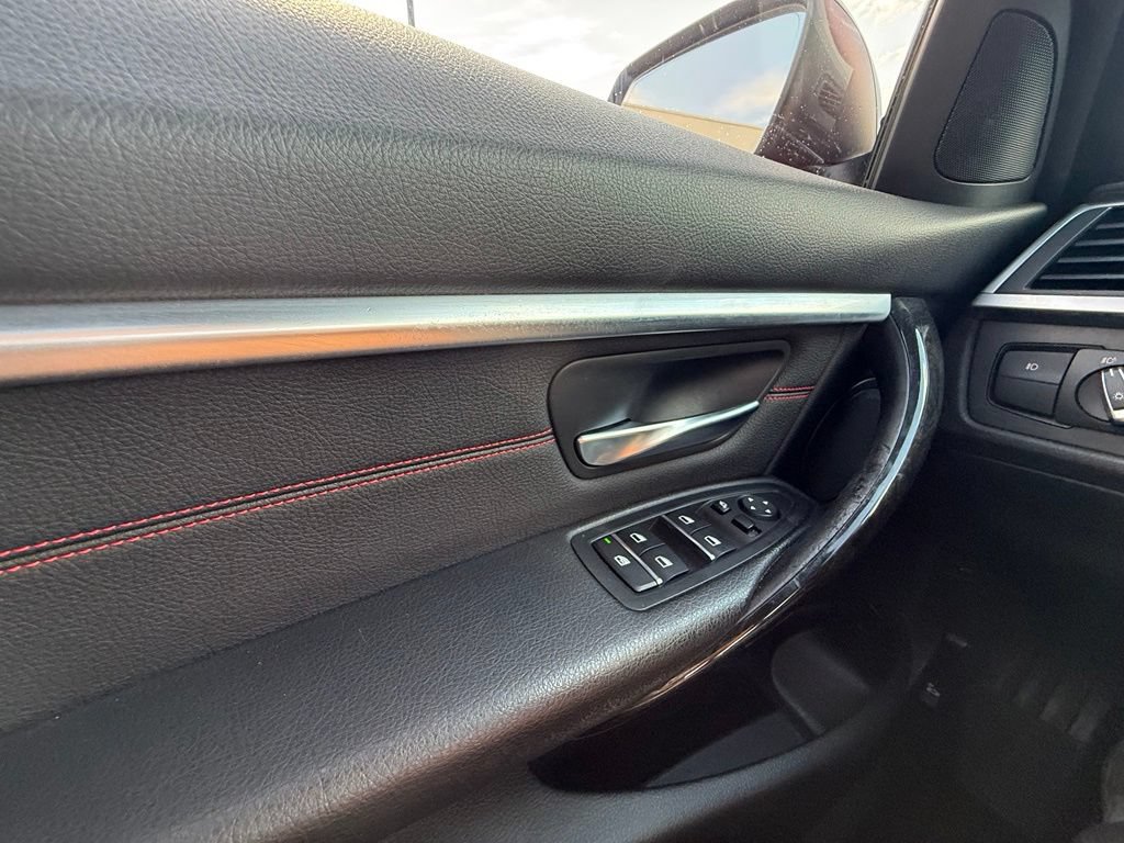 Used 2018 BMW 330i Sedan RWD image 12