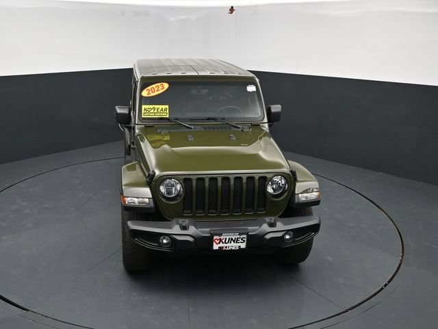 Used 2023 Jeep Wrangler Unlimited Sahara AWD/4WD image 38