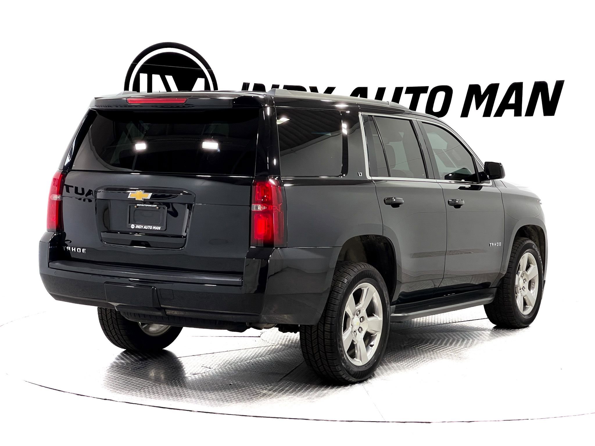 Used 2018 Chevrolet Tahoe LT w/ Luxury Package AWD/4WD image 4