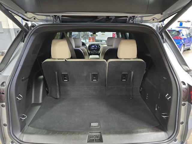 Used 2023 Chevrolet Traverse LT w/ LPO, Cargo Package image 16