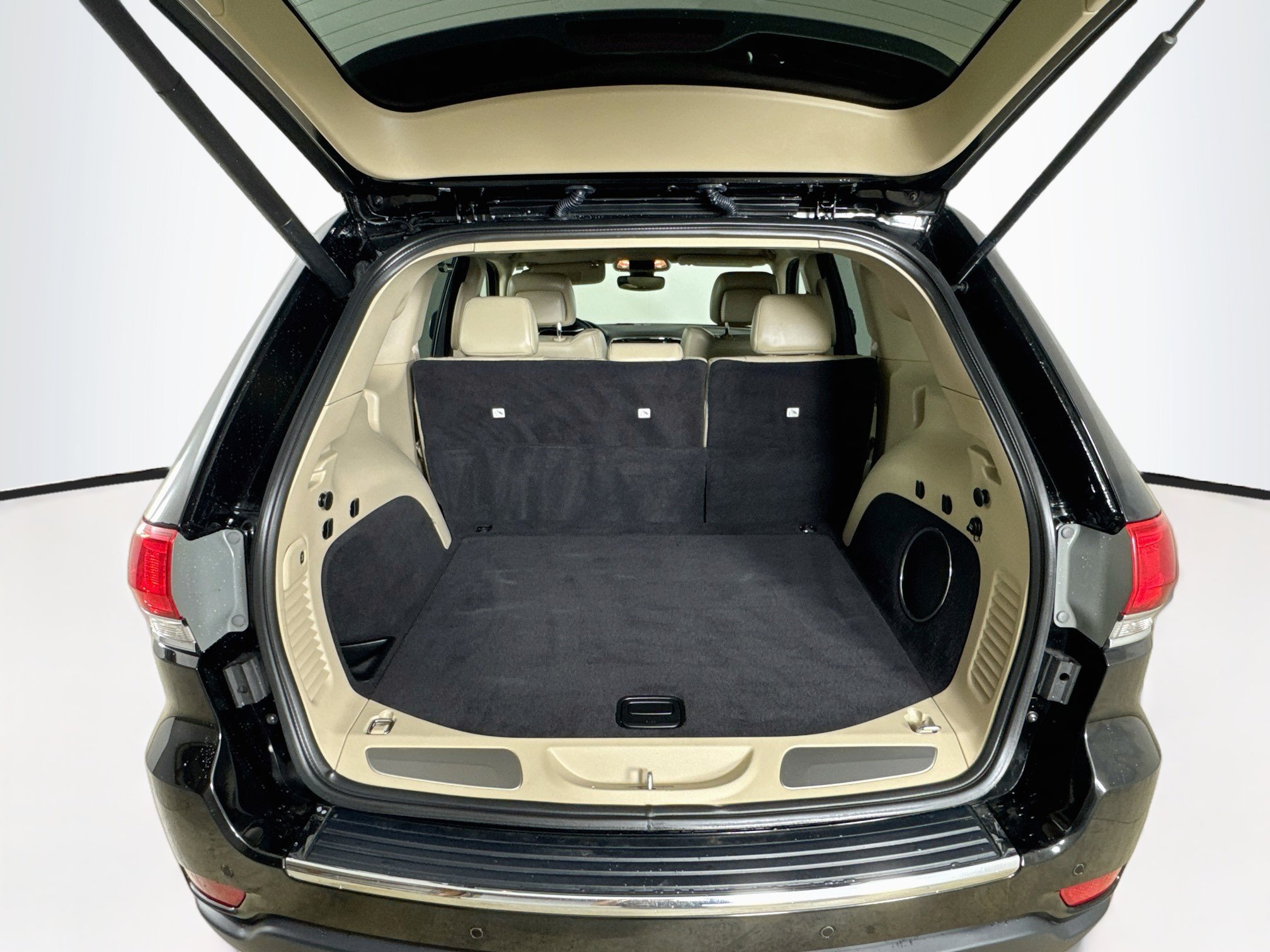 Used 2018 Jeep Grand Cherokee Limited w/ Luxury Group II AWD/4WD image 26