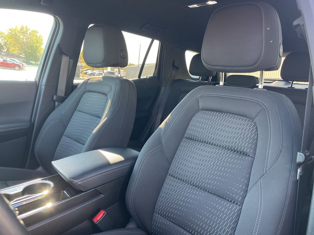 Used 2025 Chevrolet Equinox LT image 12