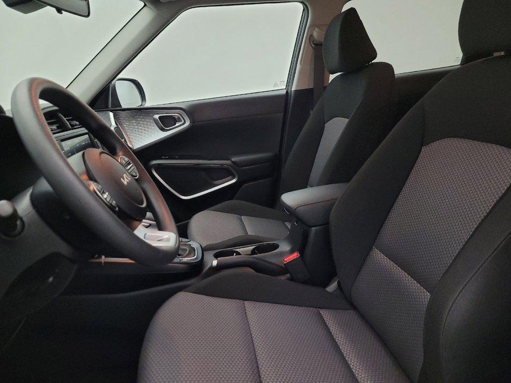 Used 2025 Kia Soul S image 17
