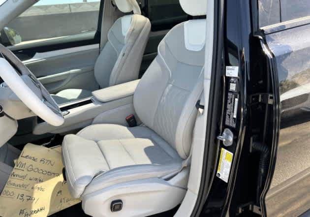 Used 2025 Volvo EX90 Ultra AWD/4WD image 2
