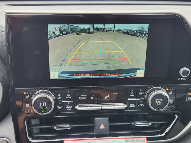 Used 2026 Toyota Highlander Limited image 13
