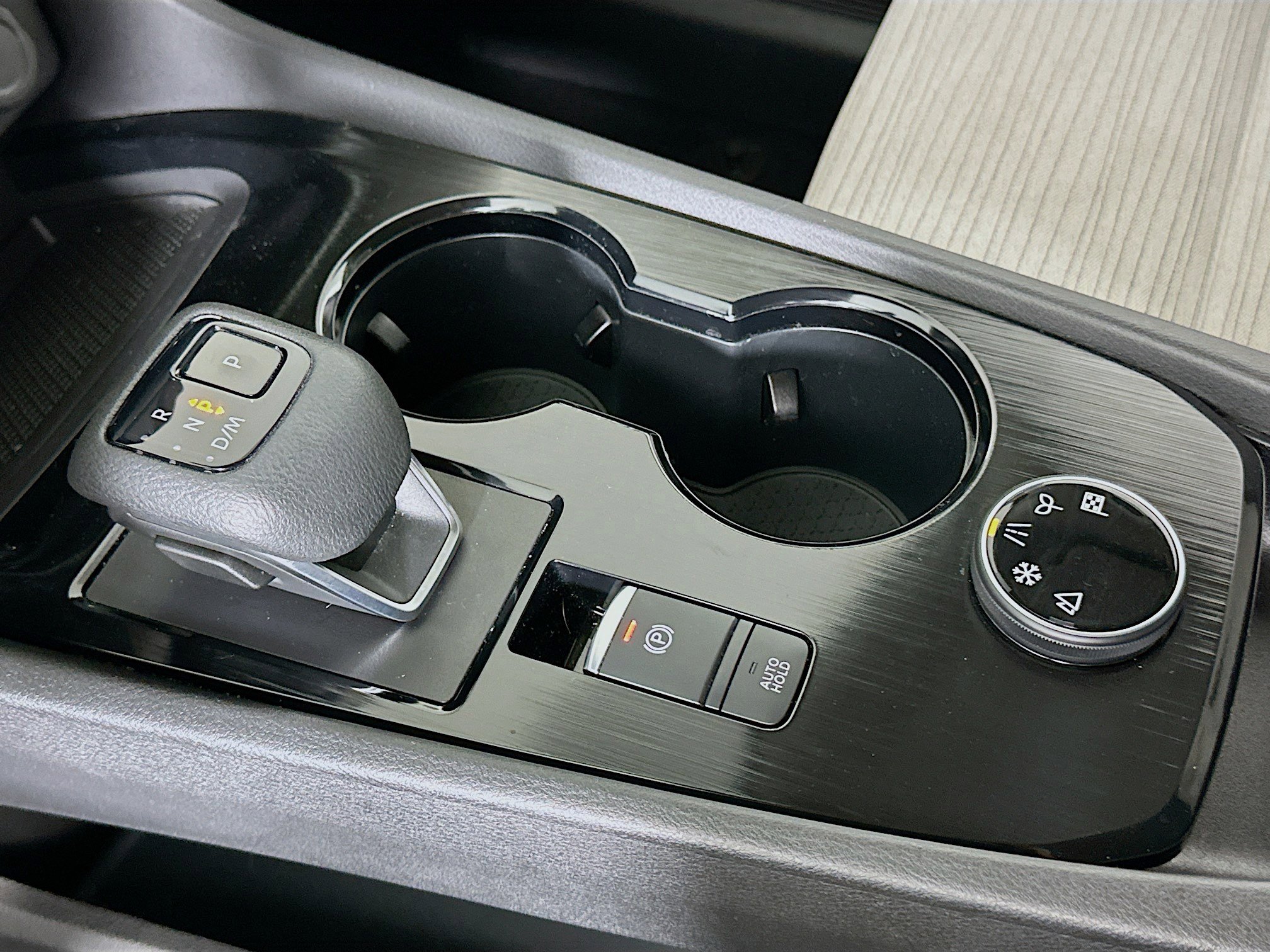 Used 2023 Nissan Rogue SV image 24