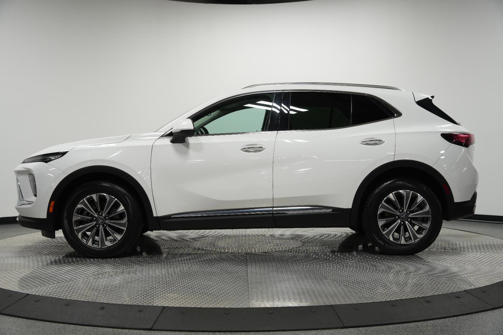 Used 2024 Buick Envision Preferred AWD/4WD image 5