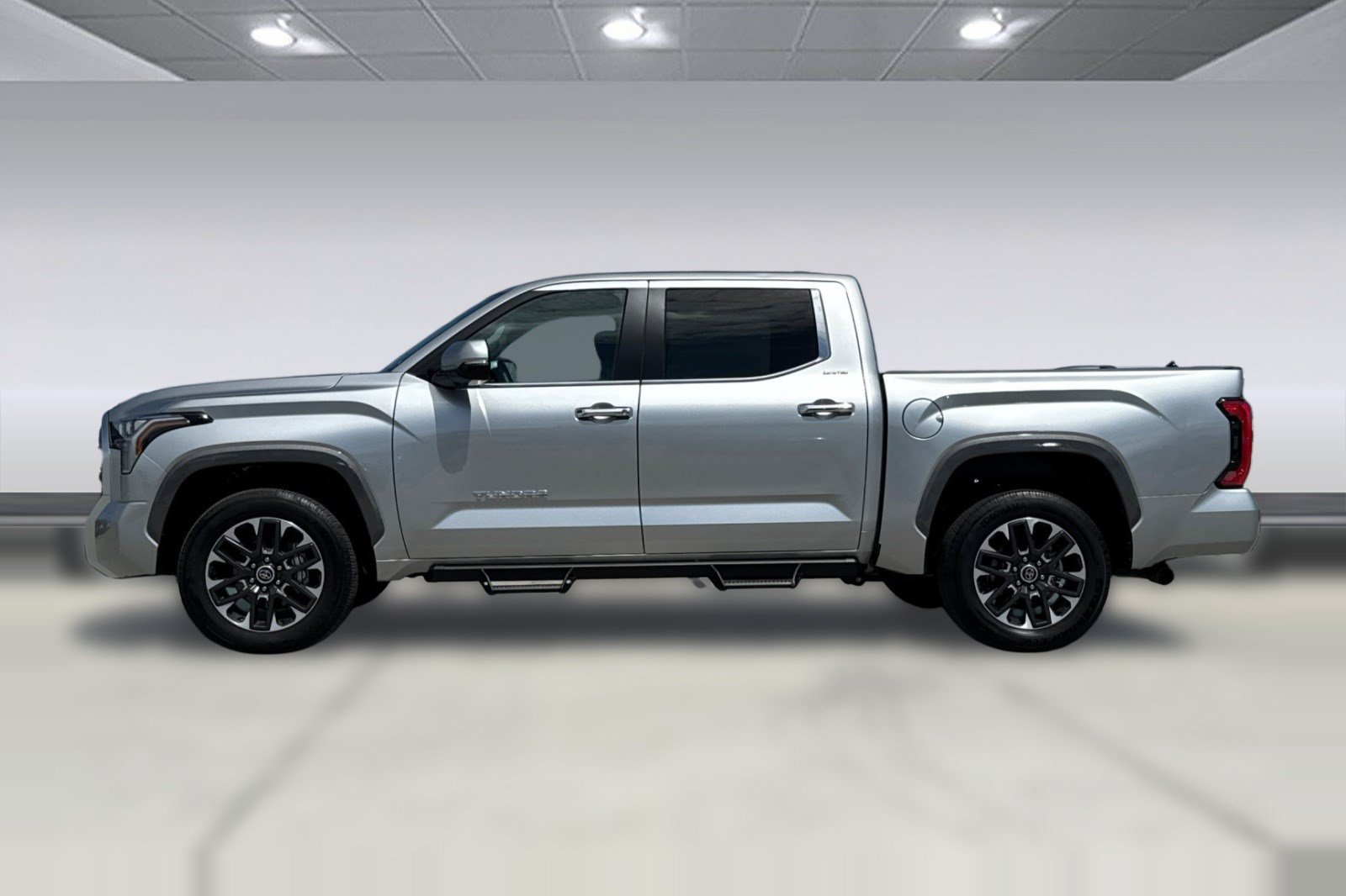 Used 2024 Toyota Tundra Limited AWD/4WD image 2