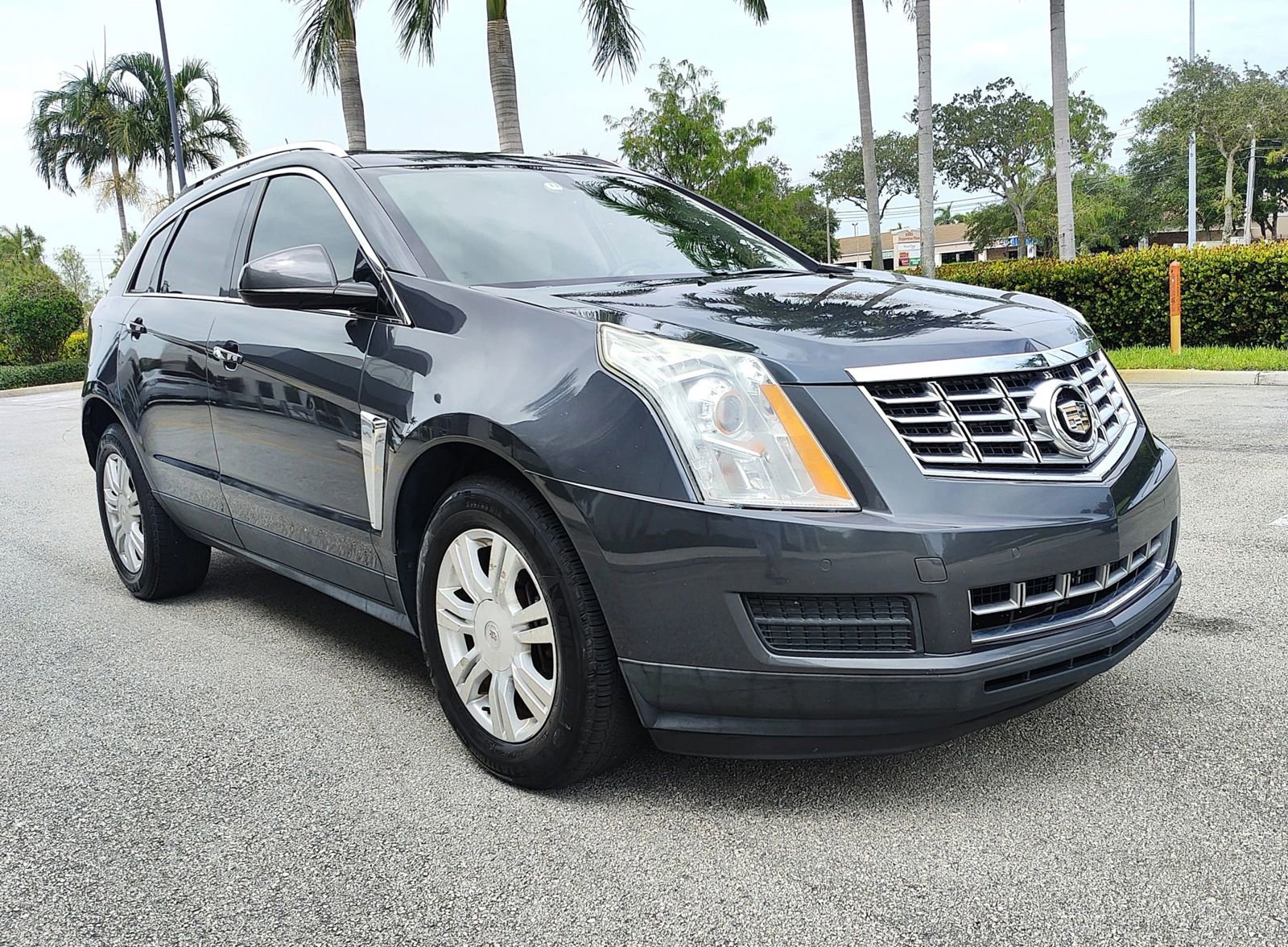Used 2013 Cadillac SRX Luxury image 4