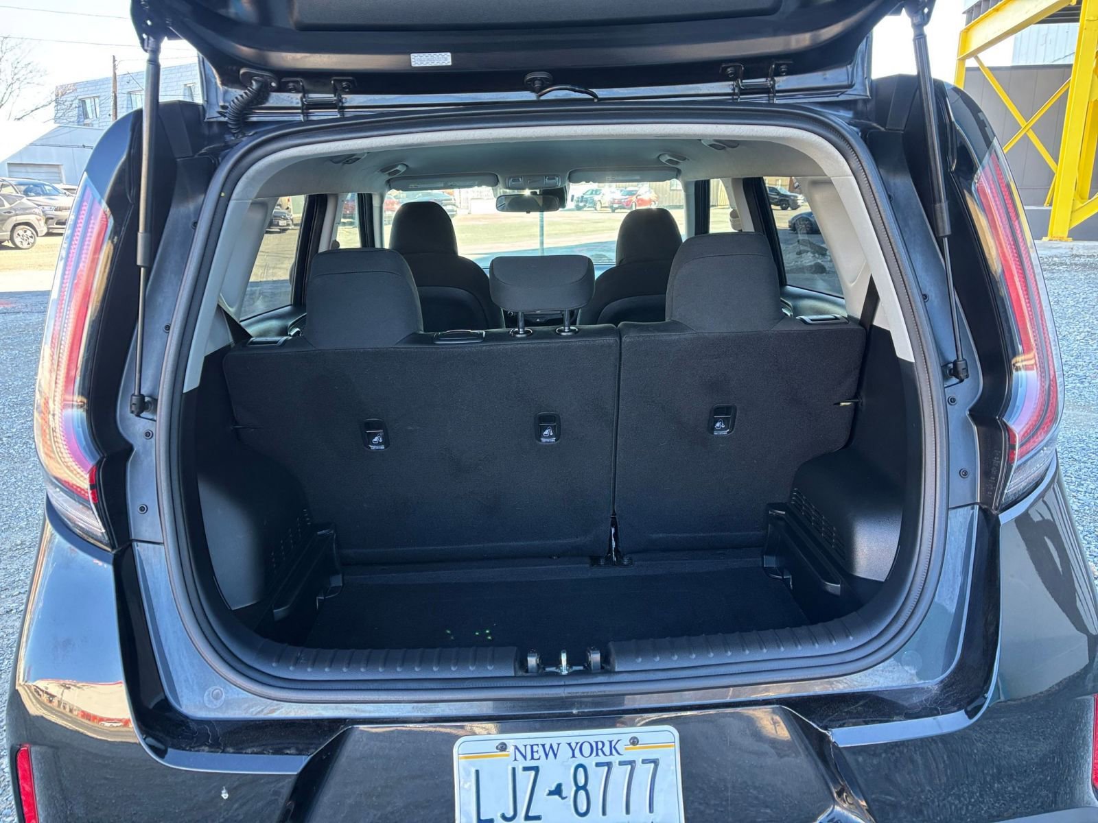 Used 2025 Kia Soul LX w/ LX Technology Package image 27