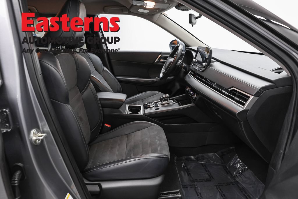 Used 2024 Mitsubishi Outlander SE AWD/4WD image 24