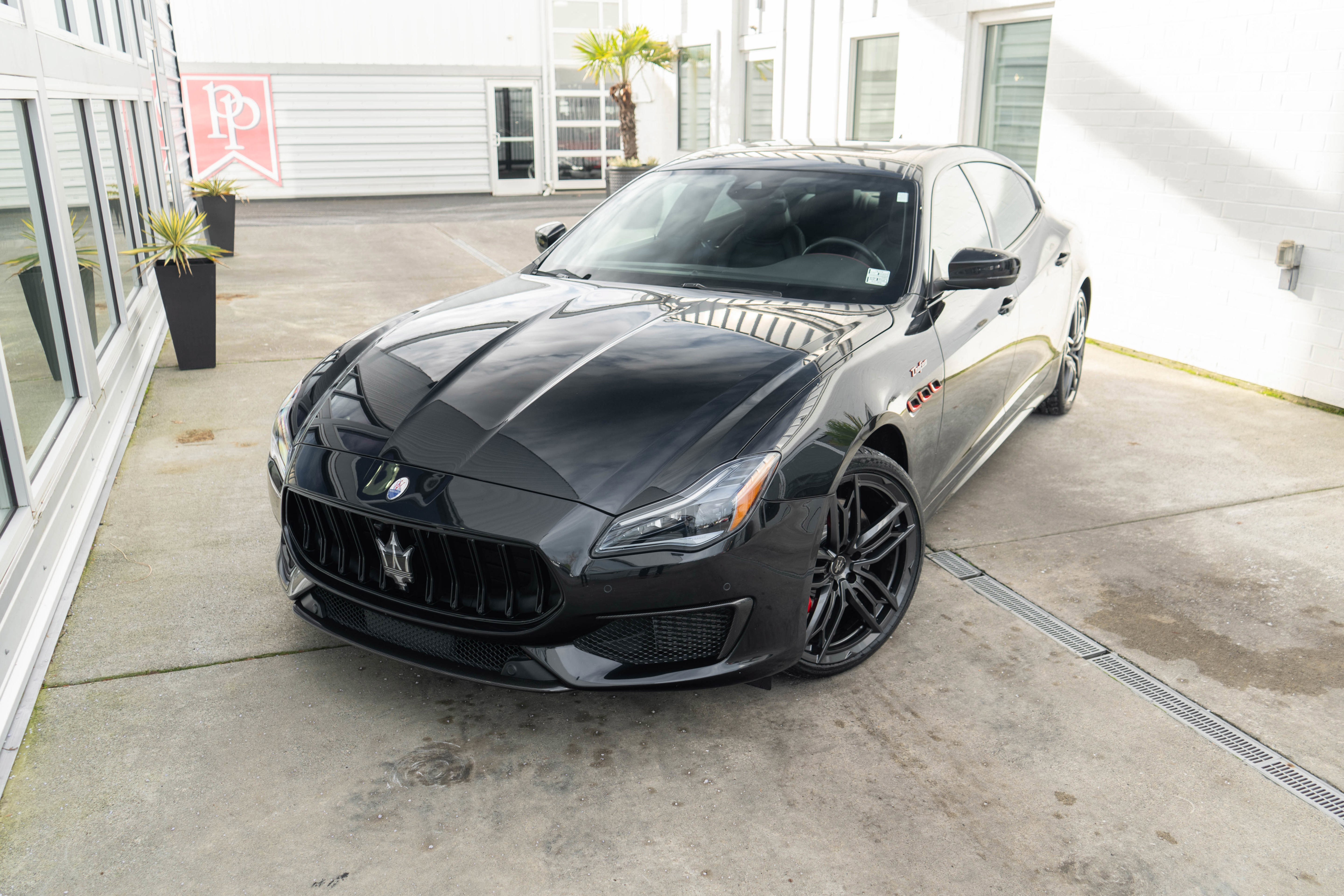Used 2021 Maserati Quattroporte Trofeo RWD image 3