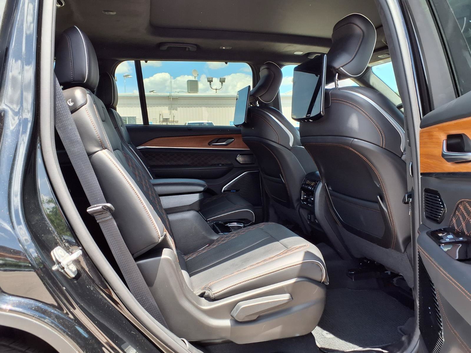 Used 2023 Jeep Grand Cherokee L Summit AWD/4WD image 33
