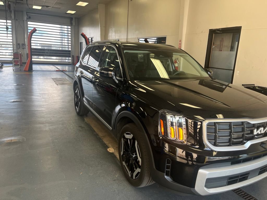 Used 2024 Kia Telluride S