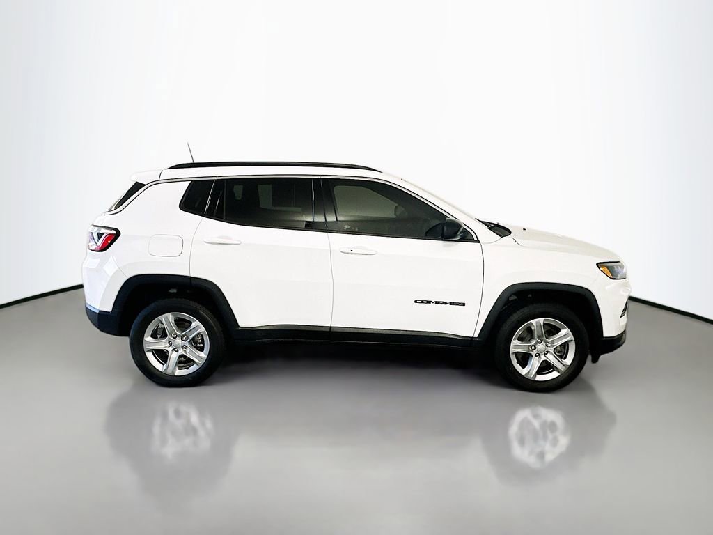 Used 2023 Jeep Compass Latitude AWD/4WD image 8