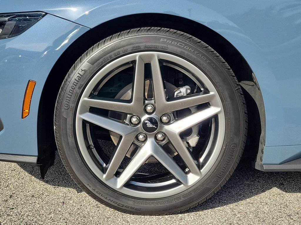 Used 2026 Ford Mustang Coupe RWD image 6