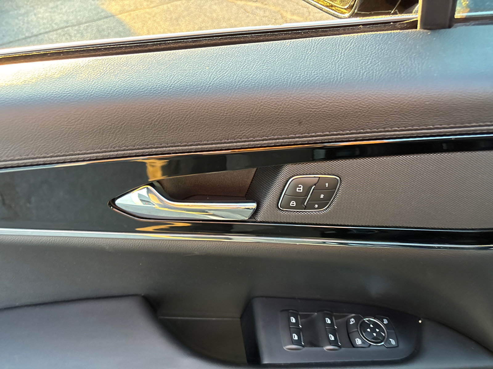 Used 2023 Lincoln Nautilus FWD image 12