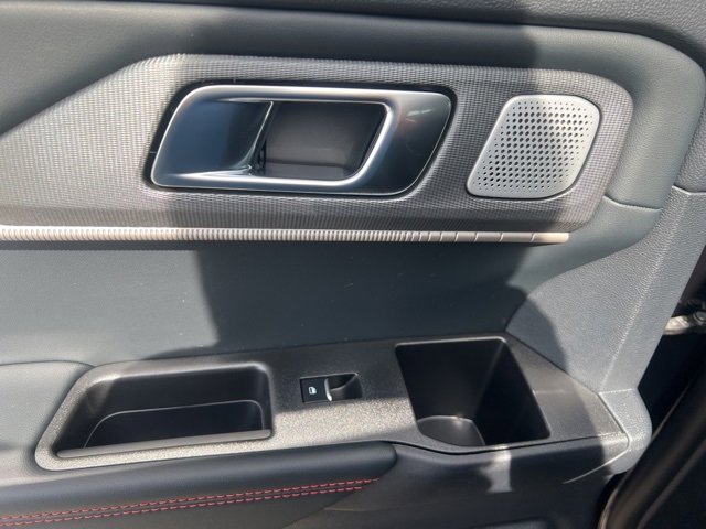 New 2025 Ford Explorer ST image 33