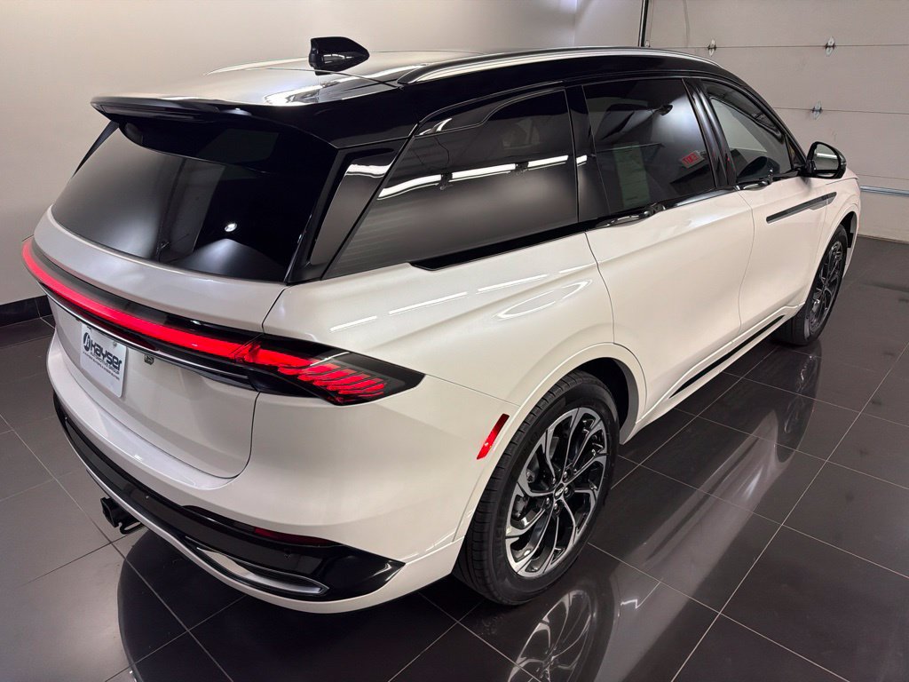 New 2026 Lincoln Nautilus Reserve AWD/4WD image 6