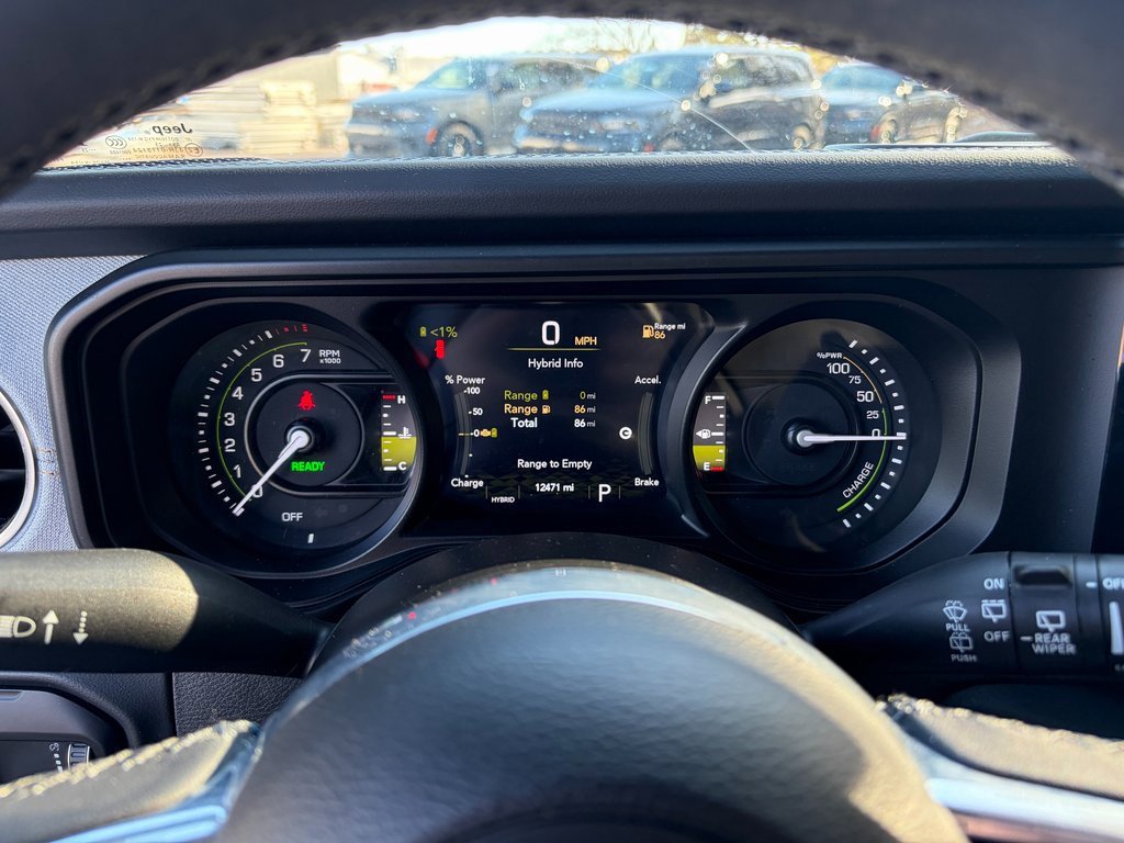 Used 2025 Jeep Wrangler Unlimited Sahara image 11