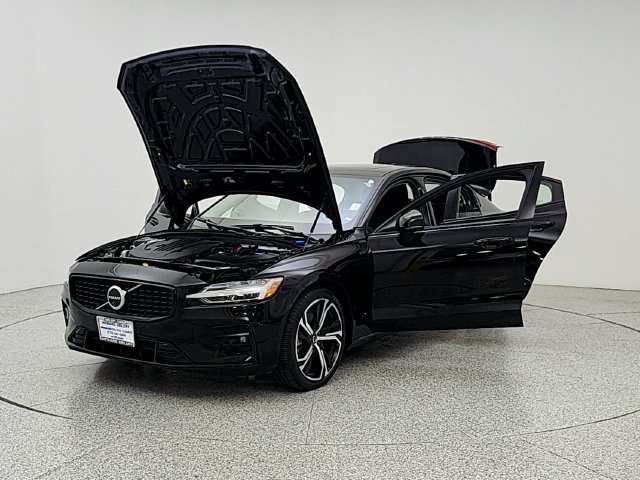 Certified 2024 Volvo S60 B5 Plus w/ Climate Package AWD/4WD image 9