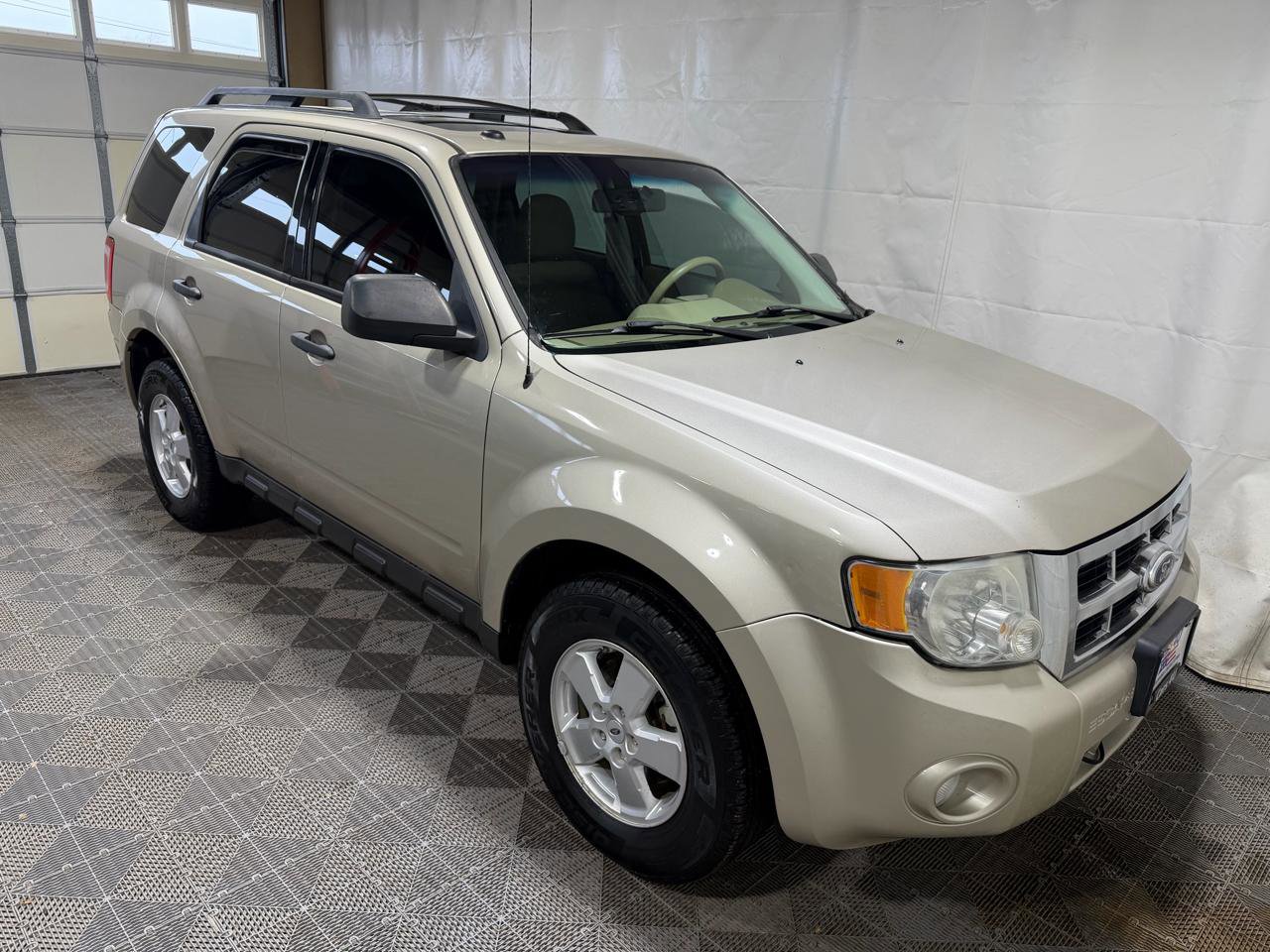 Used 2010 Ford Escape XLT image 10